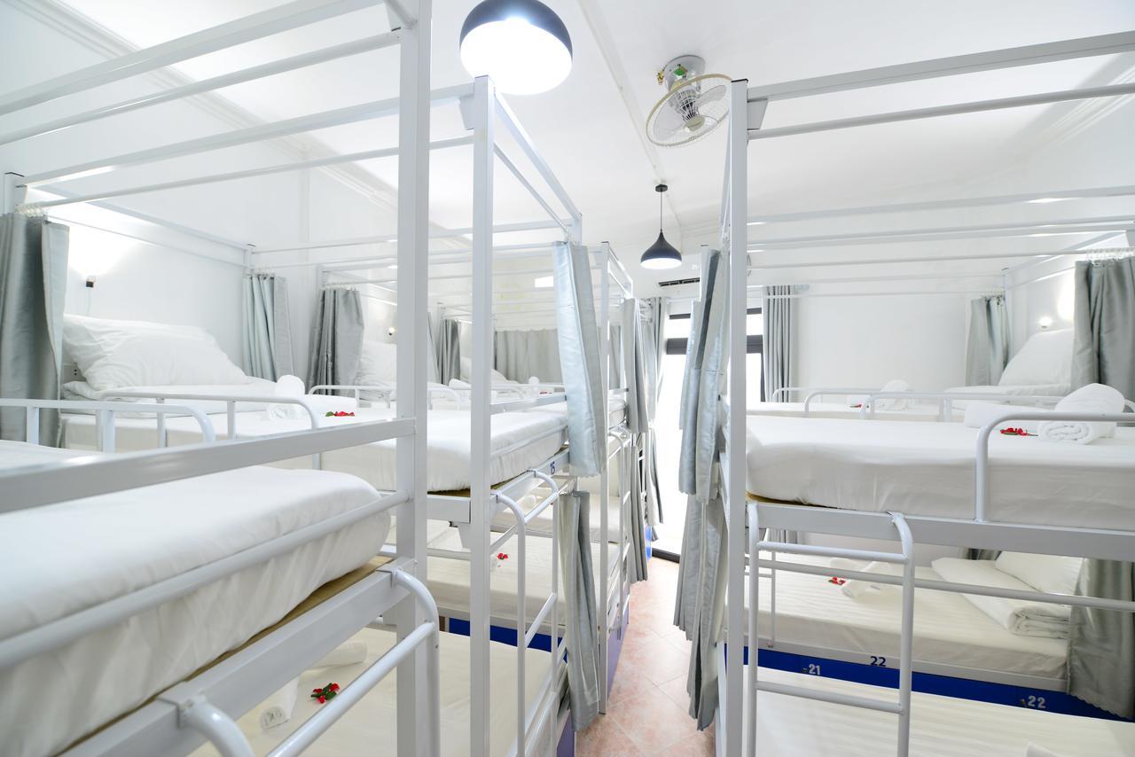 Pillow Backpacker Hostel (Adults Only) Ханой Екстер'єр фото